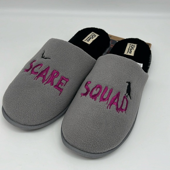 DLuxe by Dearfoams Scare Squad Gray‎ Halloween Slippers Unisex
M13-14 W15-16 - Picture 1 of 9
